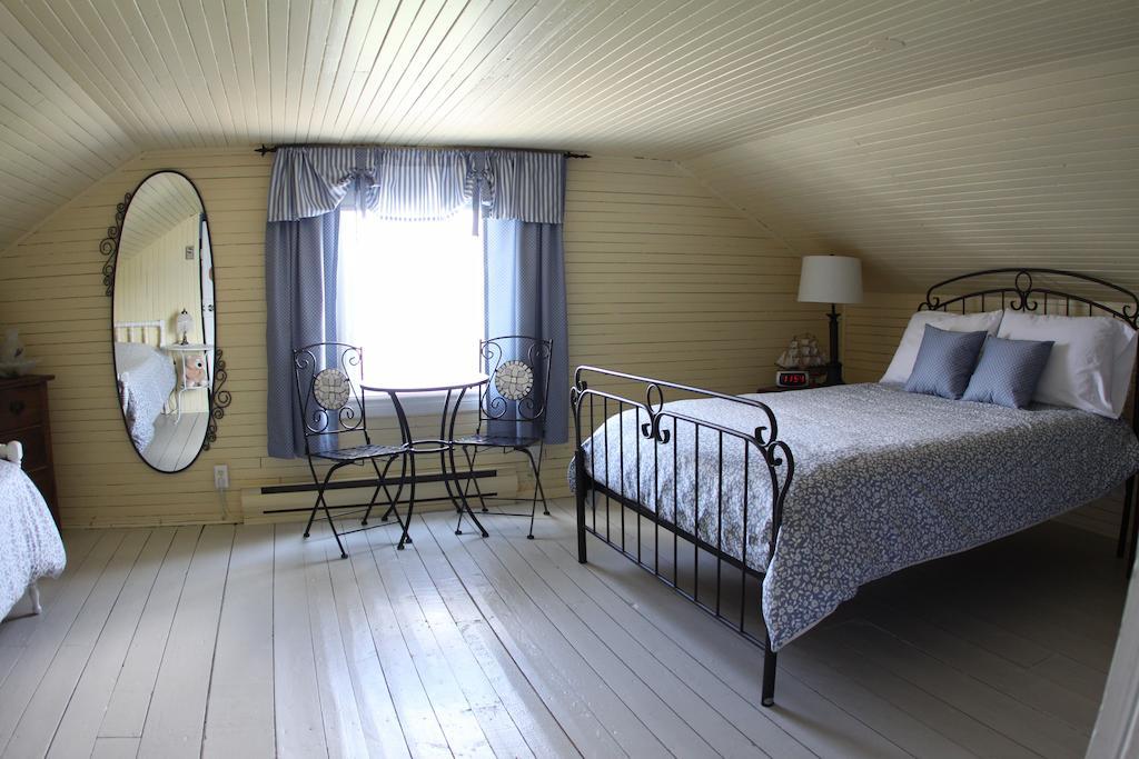 La Grange aux Hiboux Gîte et Restaurant B&B La Baie Extérieur photo