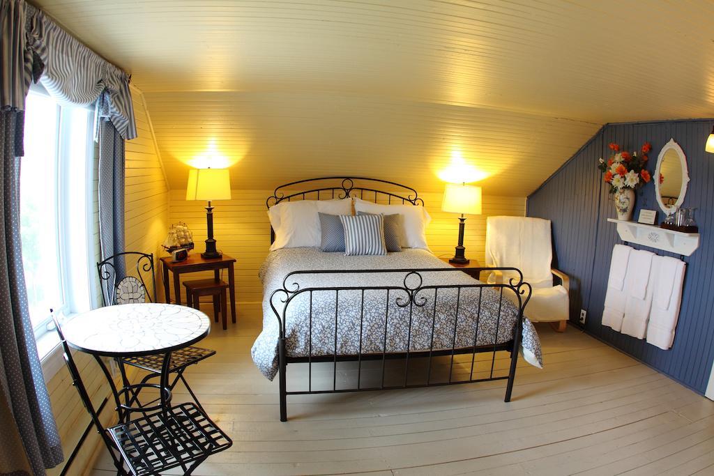 La Grange aux Hiboux Gîte et Restaurant B&B La Baie Chambre photo