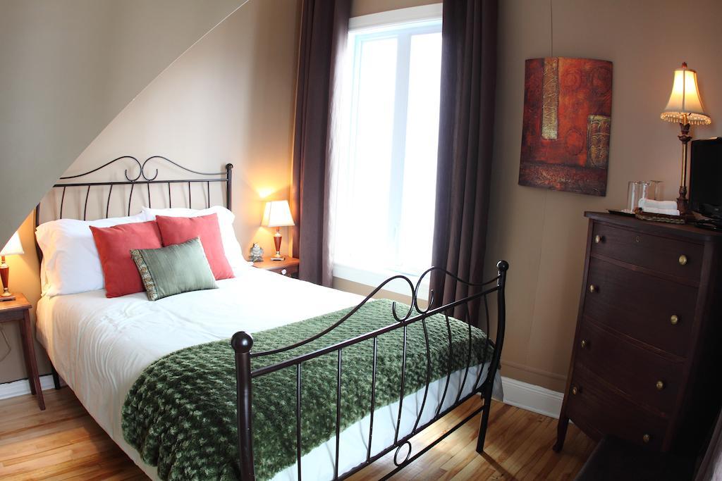 La Grange aux Hiboux Gîte et Restaurant B&B La Baie Chambre photo